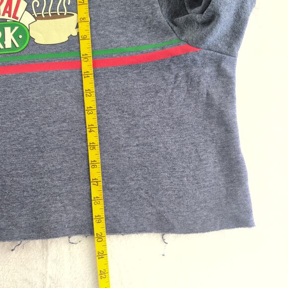 Friends Central Perk Cropped Raw Edge Crewneck Ringer Stitching Women's XL - Picture 8 of 9